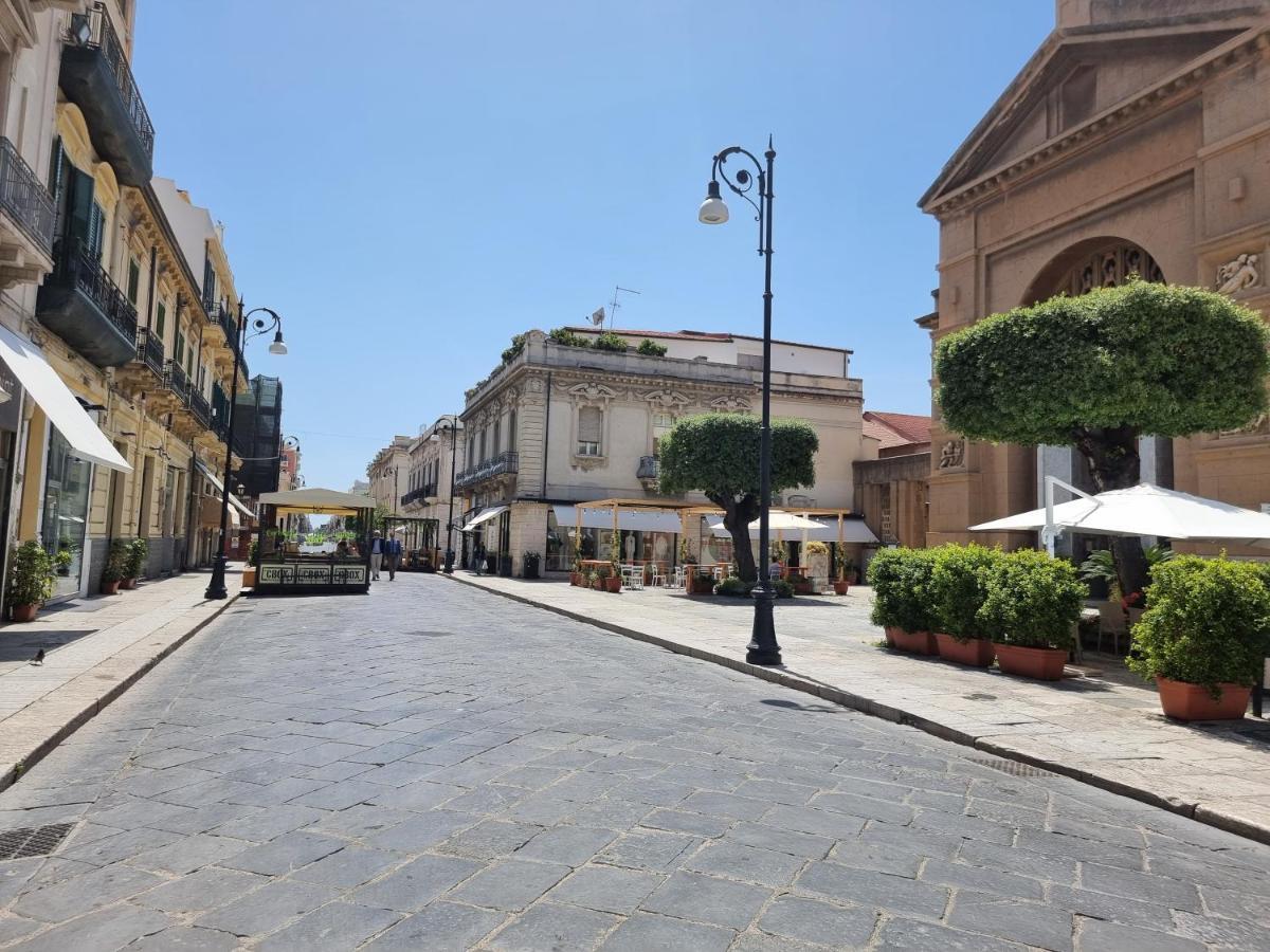Loft Magna Grecia Reggio Calabria Centro Storico A 3 Minuti A Piedi Dal Mare Apartman Kültér fotó